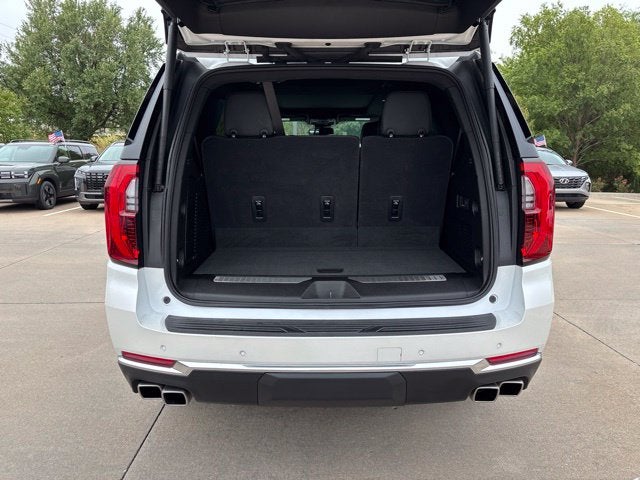 2025 GMC Yukon Denali - Photo 14