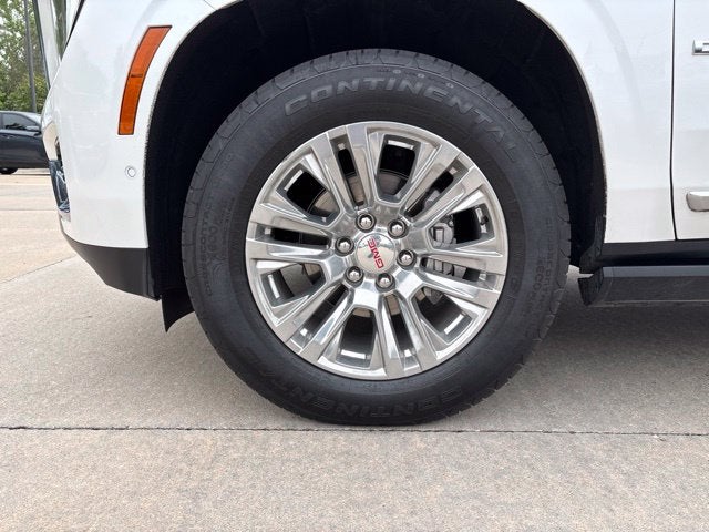 2025 GMC Yukon Denali - Photo 20