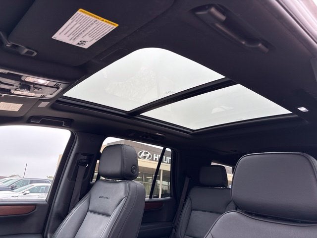 2025 GMC Yukon Denali - Photo 26