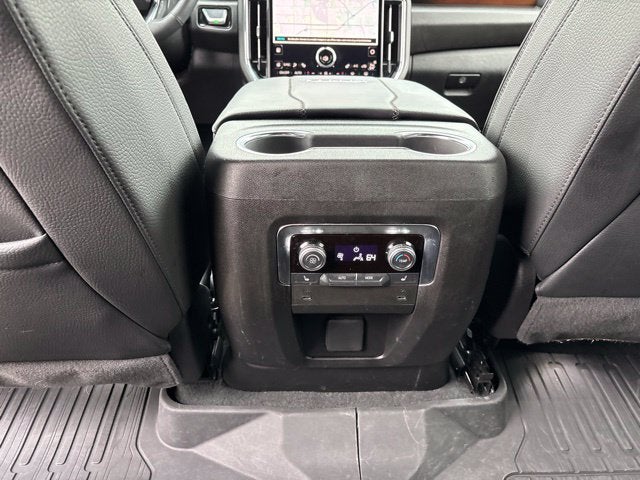 2025 GMC Yukon Denali - Photo 28