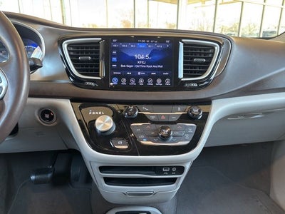2017 Chrysler Pacifica Touring L
