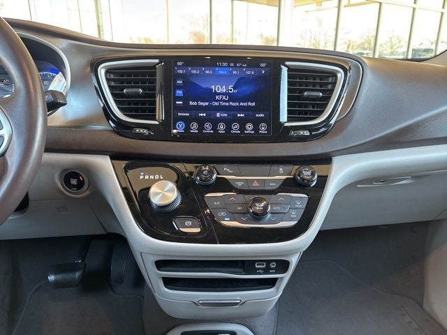 2017 Chrysler Pacifica Touring L
