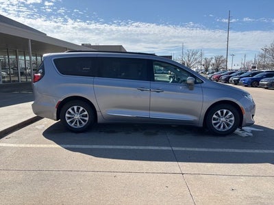 2017 Chrysler Pacifica Touring L