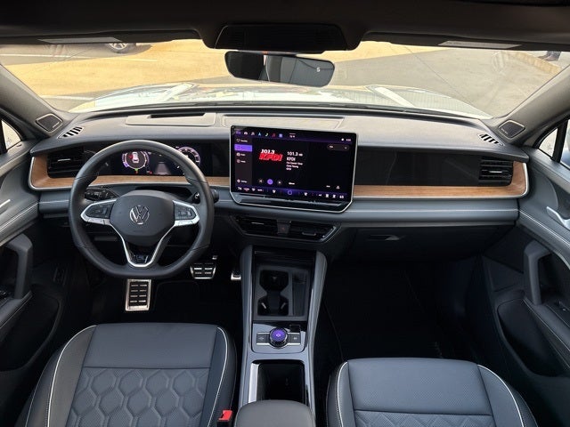 2025 Volkswagen Tiguan 2.0T SEL R-Line