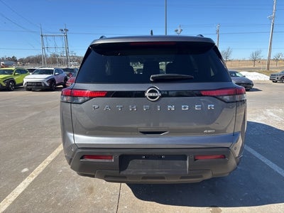 2025 Nissan Pathfinder SV