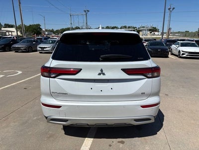 2024 Mitsubishi Outlander SE