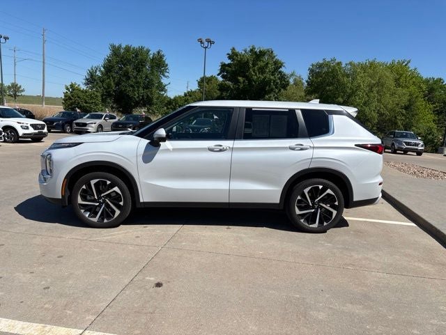 2024 Mitsubishi Outlander SE