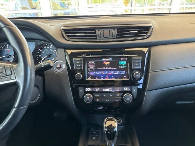 2019 Nissan Rogue SV - Photo 10