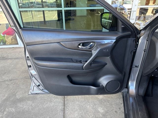 2019 Nissan Rogue SV - Photo 19