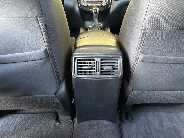 2019 Nissan Rogue SV - Photo 25