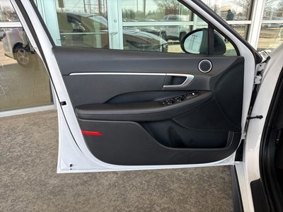 2023 Hyundai SONATA SE