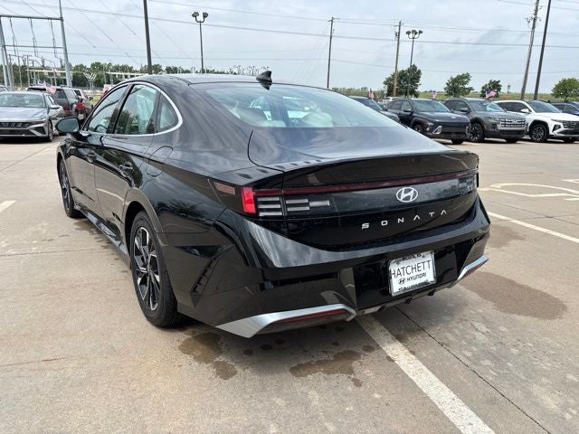 2025 Hyundai Sonata SEL - Photo 11