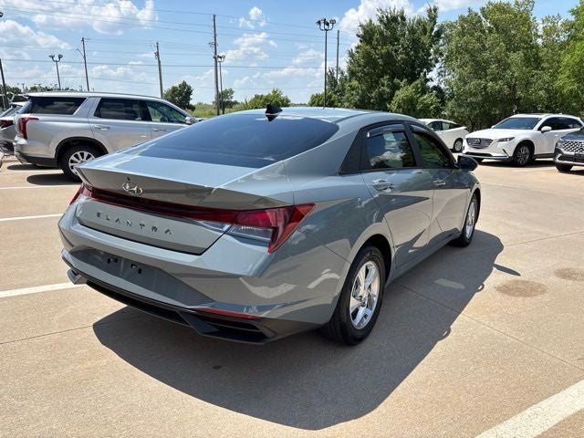 2023 Hyundai ELANTRA SE