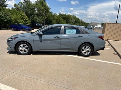 2023 Hyundai ELANTRA SE