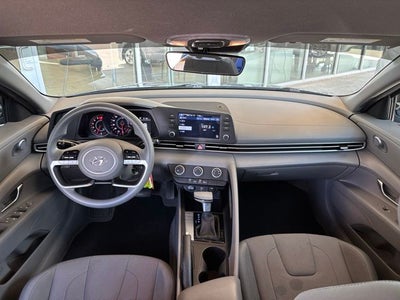 2023 Hyundai ELANTRA SE