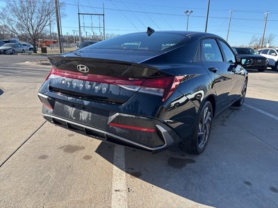 2025 Hyundai ELANTRA SEL Sport