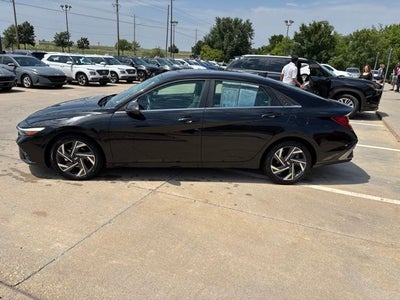 2025 Hyundai ELANTRA Limited