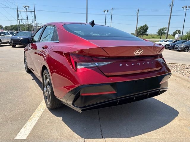 2025 Hyundai ELANTRA Limited