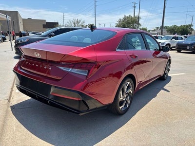 2025 Hyundai ELANTRA Limited