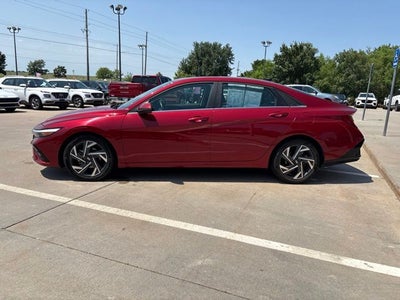 2025 Hyundai ELANTRA Limited
