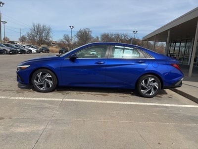2025 Hyundai ELANTRA Limited