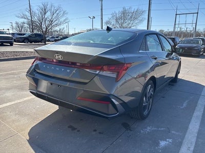 2025 Hyundai ELANTRA SEL Convenience