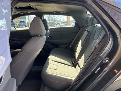 2025 Hyundai ELANTRA SEL Convenience