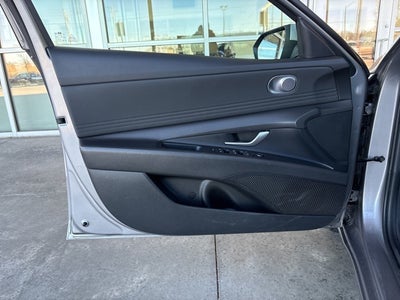 2025 Hyundai ELANTRA SEL Convenience