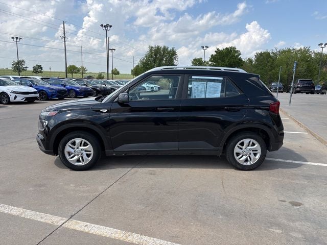 Used 2020 Hyundai Venue SEL with VIN KMHRC8A33LU014232 for sale in Wichita, KS