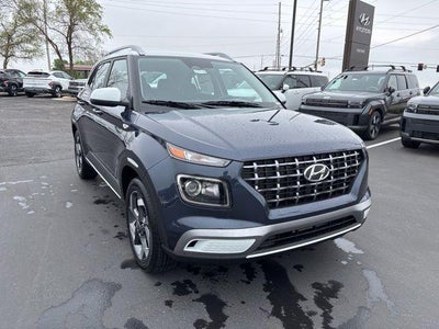2026 Hyundai VENUE SEL W/Two-Tone Roof