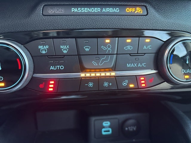 2022 Ford Escape Titanium Hybrid