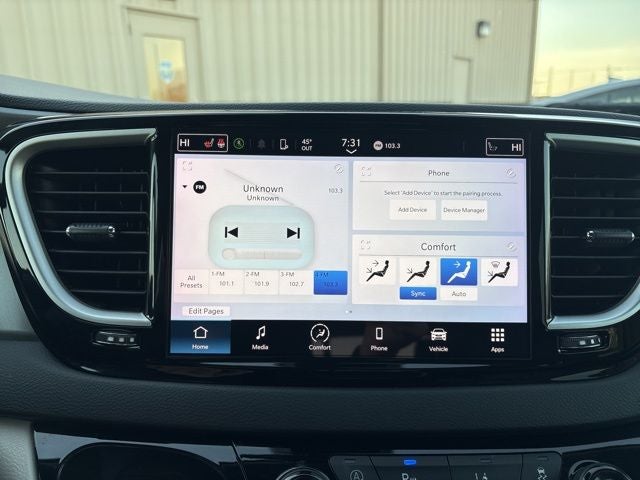 2023 Chrysler Pacifica Touring L