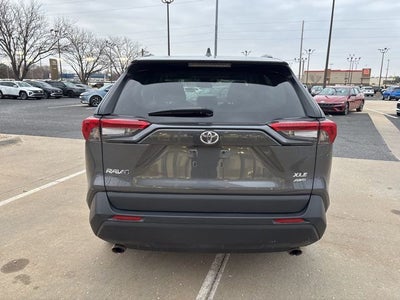2022 Toyota RAV4 XLE