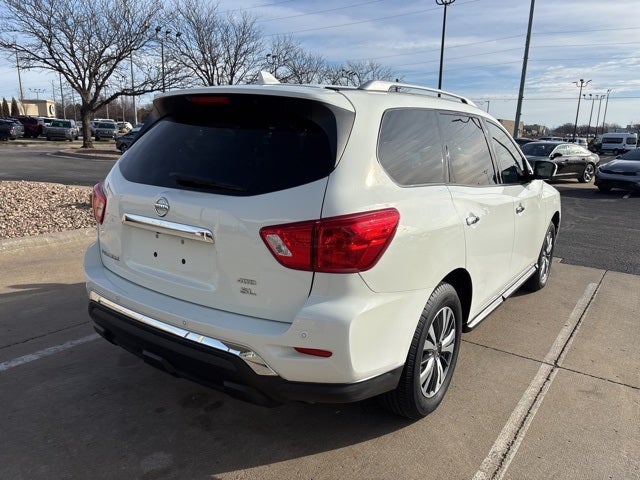 2020 Nissan Pathfinder SL