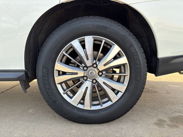 2020 Nissan Pathfinder SL