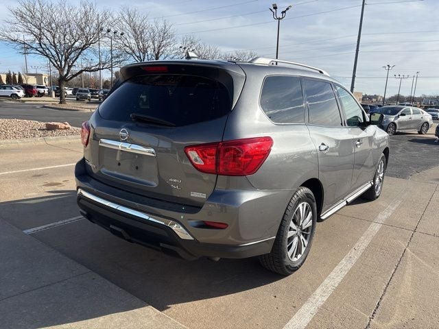 2019 Nissan Pathfinder SL