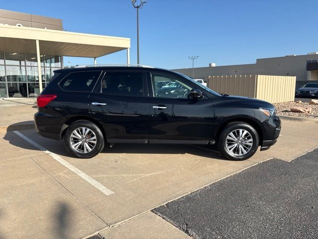 2019 Nissan Pathfinder SV