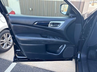 2019 Nissan Pathfinder SV