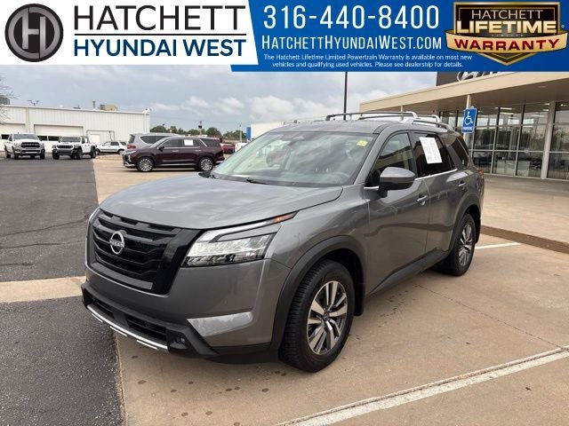 2023 Nissan Pathfinder SL