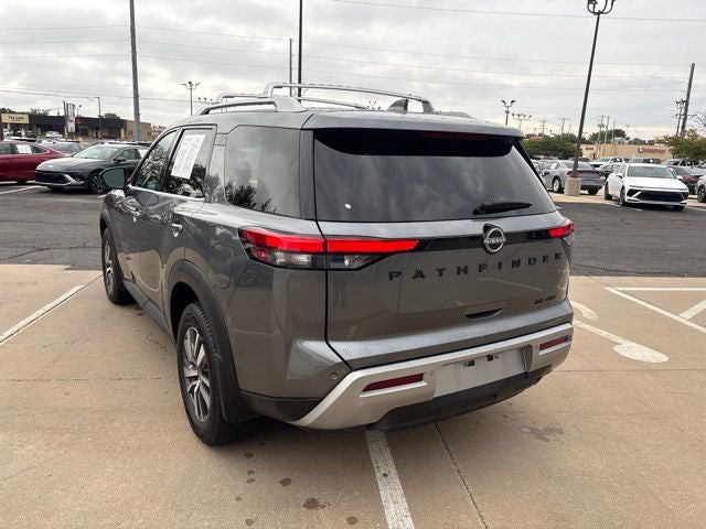 2023 Nissan Pathfinder SL