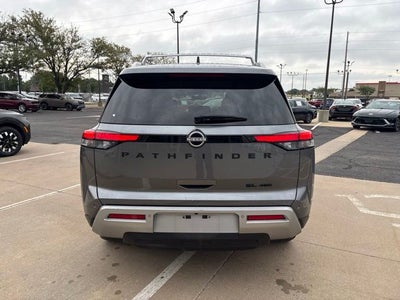 2023 Nissan Pathfinder SL