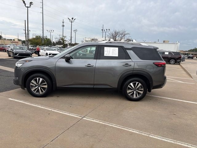 2023 Nissan Pathfinder SL