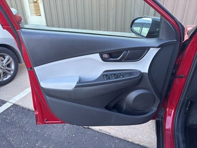 2022 Hyundai KONA SEL
