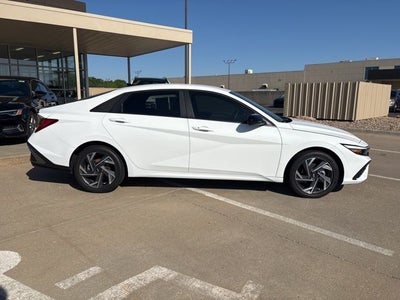 2025 Hyundai ELANTRA HYBRID SEL Sport