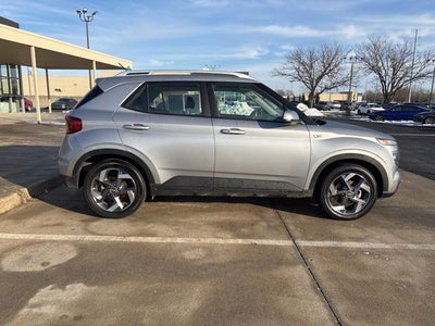 2025 Hyundai VENUE SEL