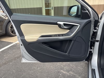 2015 Volvo V60 T5 Platinum